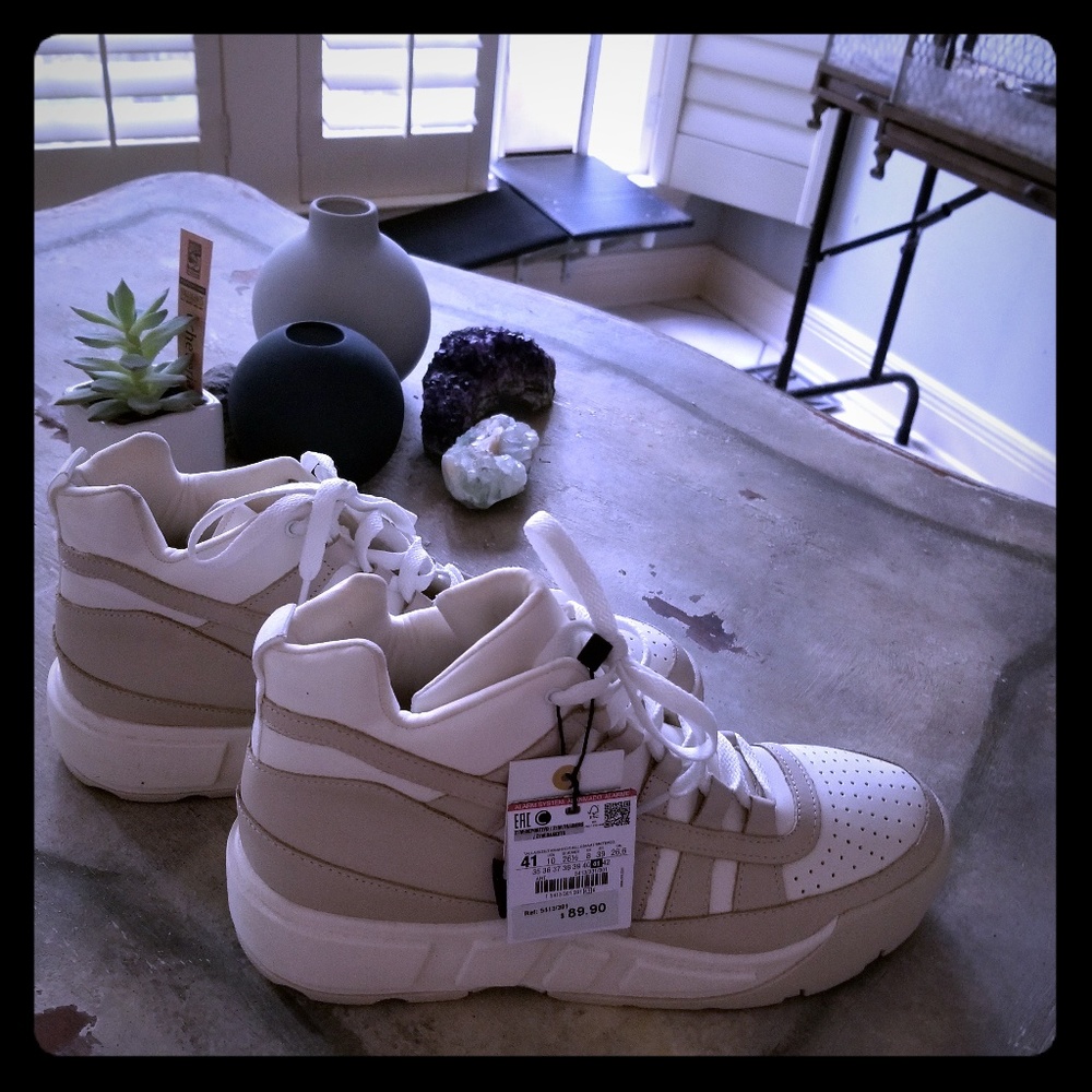 💢SOLD💢Zara high top sneakers